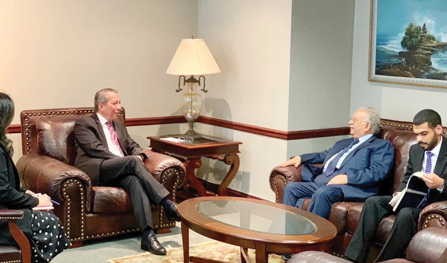 Saudi Arabia’s Ambassador to the UN Abdallah Al-Mouallimi meets with the permanent representative of Indonesia to the UN, Dian Djani, in New York. (SPA)
