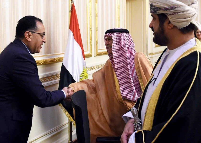 Egyptian Prime Minister Mostafa Madbouly welcomes Saudi Civil Service Minister Sulaiman bin Abdullah Al-Hamdan, in Cairo on on April 25, 2019. (SPA)