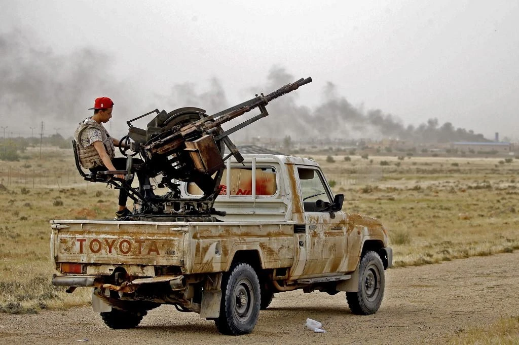 People urged to leave homes as Tripoli comes under heavy exchange of fire