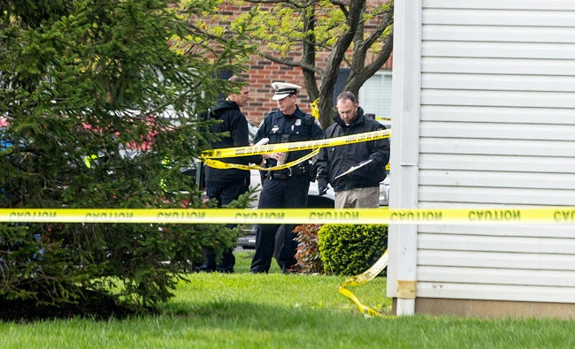 Police work the scene where multiple people were found dead Sunday night, at the Lakefront at West Chester apartment complex in West Chester Township, Ohio, Monday April 29, 2019. (AP)