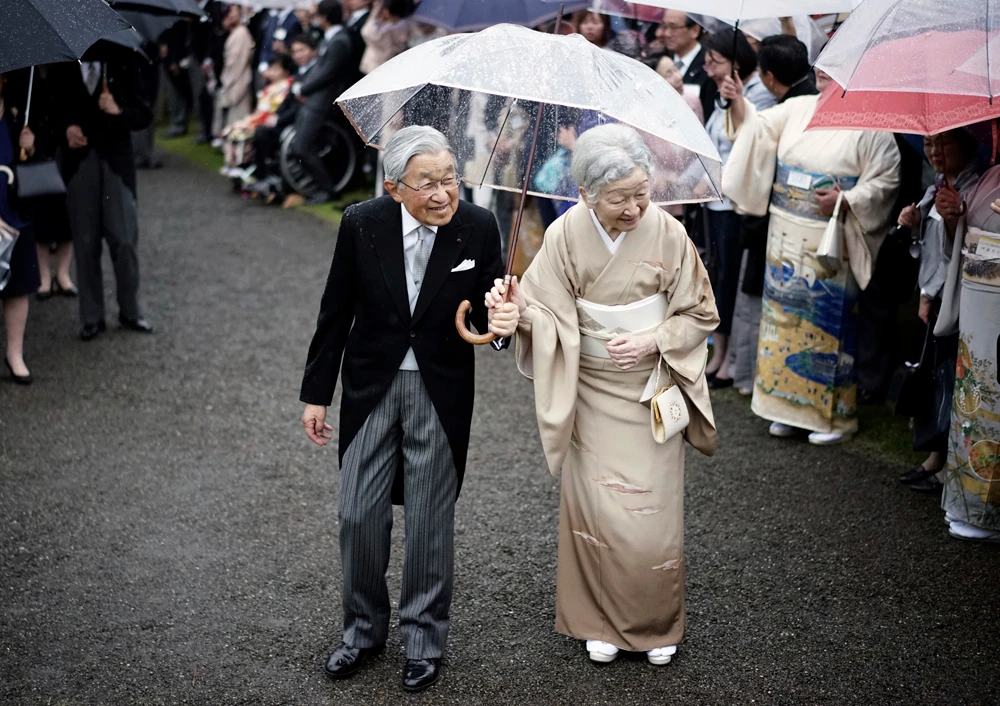 Emperor announces abdication as Japan marks end of era