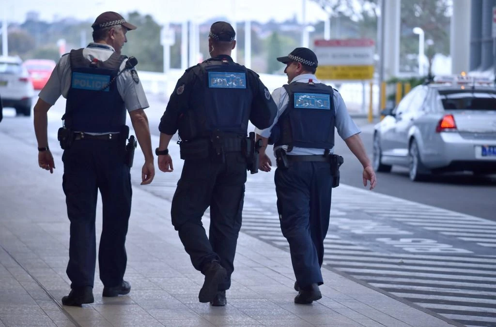 Australian police detain man, neutralize explosive materials