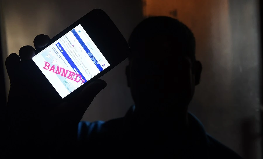 Sri Lanka lifts ban on social media, security remains tight