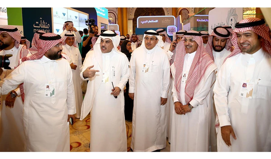 High-level government officials visited the STC section of the conference and were briefed on the digital services.