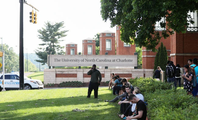 2 dead, 4 injured in North Carolina campus shooting