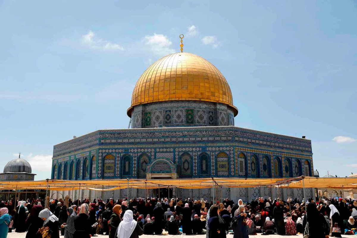 Palestinian Muslim worshippers pray in the Al-Aqsa Mosque compound in Jerusalem on May 10, 2019 on the first Friday prayers of the holy fasting month of Ramadan. (AFP)