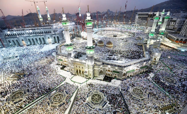 Muslim pilgrims pray around the holy Kaaba at the Grand Mosque, during the annual hajj pilgrimage in Makkah September 27, 2014. (REUTERS)