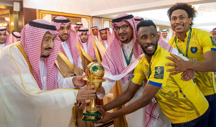 King Salman attended the final match in the tournament and presented the cup to Al-Taawoun which won their first-ever King’s Cup trophy in only their second trip to the final. (SPA)