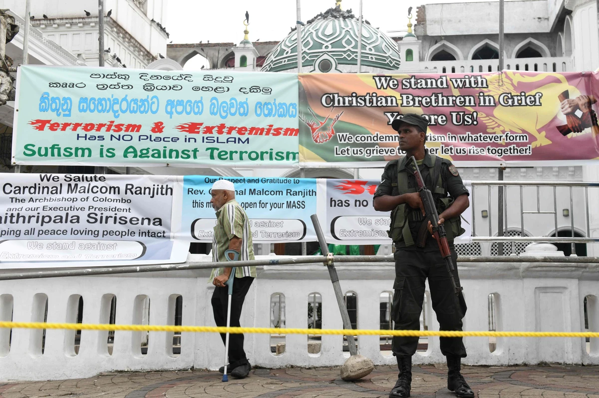 More Sri Lanka attacks feared as Muslims condemn Easter bombs