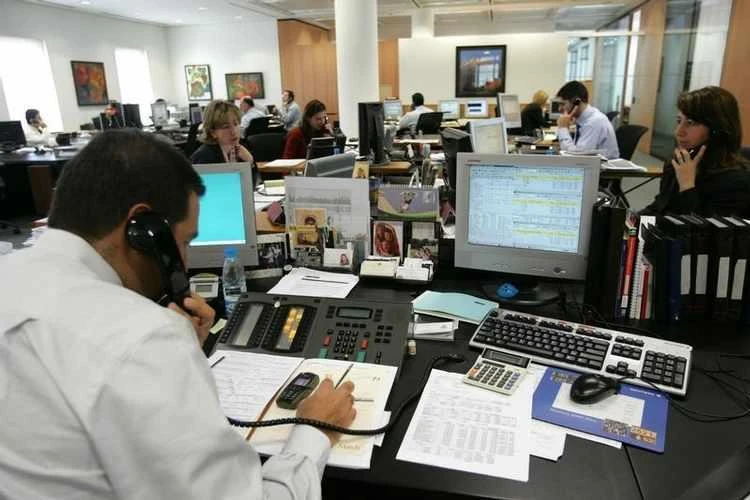 BEMO Bank’s dealing room before the end of a trading session at the Beirut Stock Exchange. (Reuters)