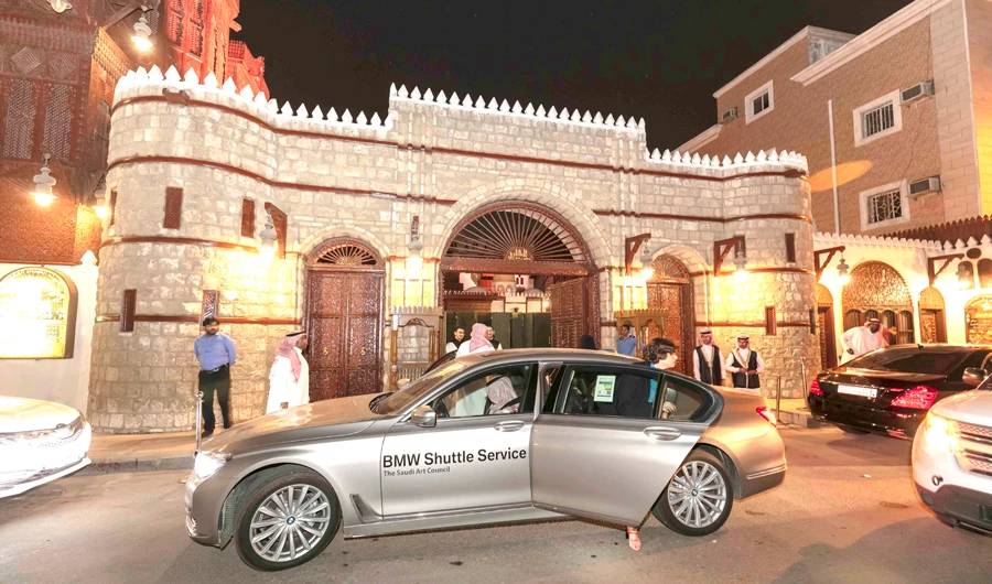 Mohamed Yousuf Naghi Motors supplied a fleet of six luxury BMW 7 Series cars to shuttle guests to and from Al-Obour contemperary art exhibition in Jeddah. Two VIP buses were also provided by the company for larger groups of guests.