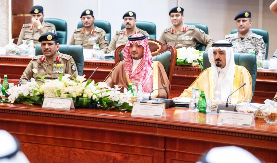 Interior Minister Prince Abdul Aziz bin Saud bin Naif chairs a meeting of the Umrah Supreme Committee in Jeddah. (SPA)