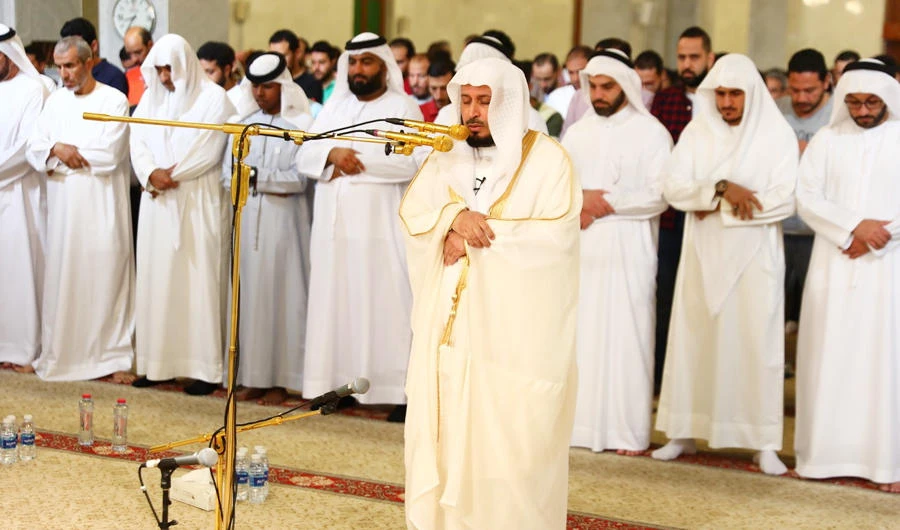 Sheikh Saad bin Saeed Al-Ghamidi, Imam of the Prophet’s Mosque in Saudi Arabia, lead prayers at the Grand Mosque of Rashidiya in Dubai.