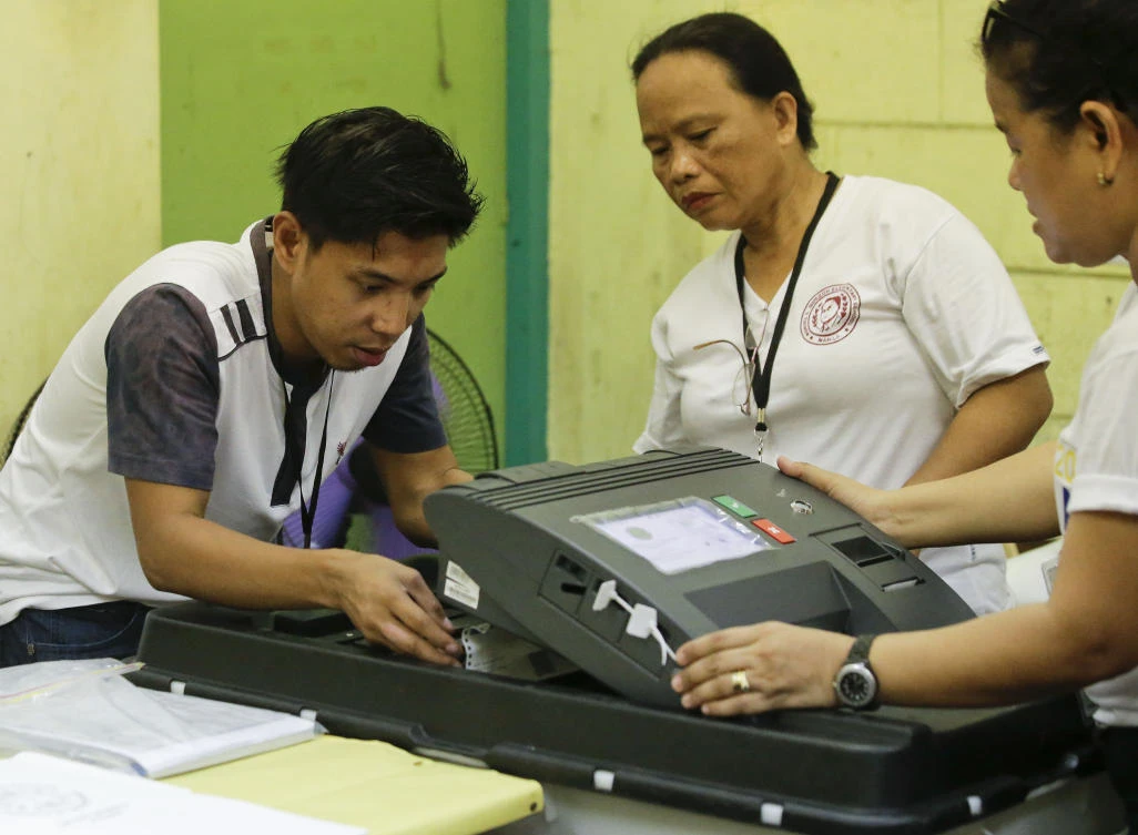 Filipinos began voting in midterm elections highlighted by a showdown between President Rodrigo Duterte’s allies who aim to dominate the Senate and an opposition fighting for check and balance. (AP)