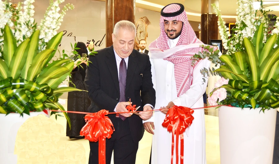General Manager Shawky Al-Nassr and Khalid Nashar, owner of Bravo, cut the ribbon.