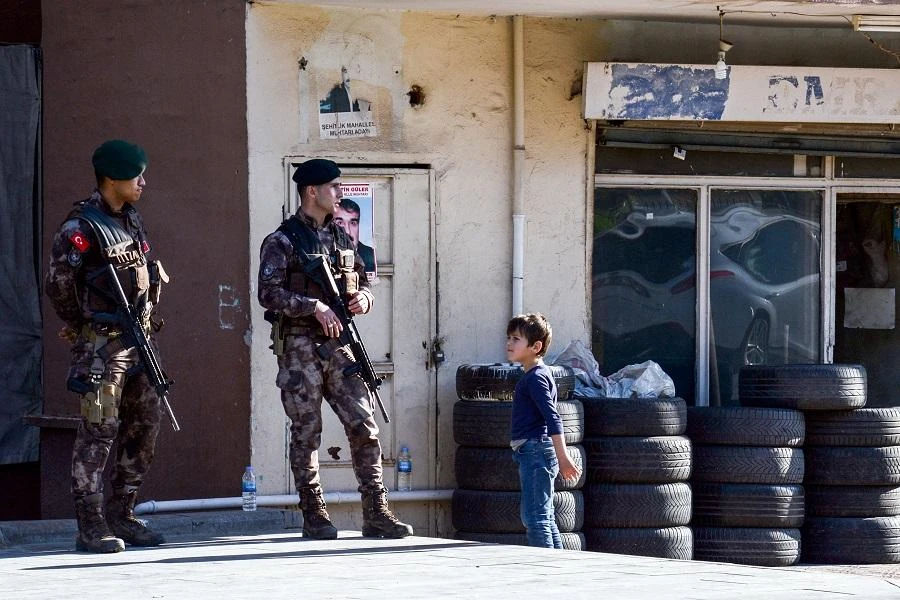 Turkey detains 2 militants trying to enter parliament