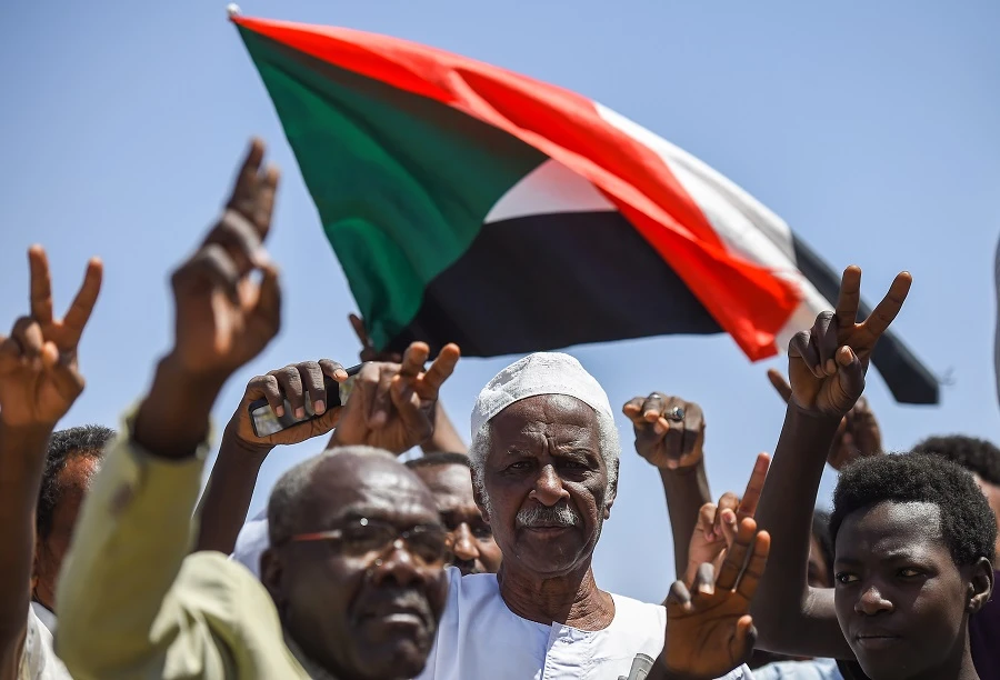 Sudanese forces clear protesters with gunfire; talks suspended for 72 hours