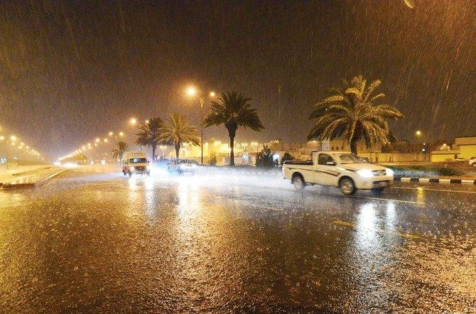 Saudi Arabia’s meteorology authority issued a weather warning on Friday for heavy rains in Makkah and the surrounding region. (SPA/File Photo)