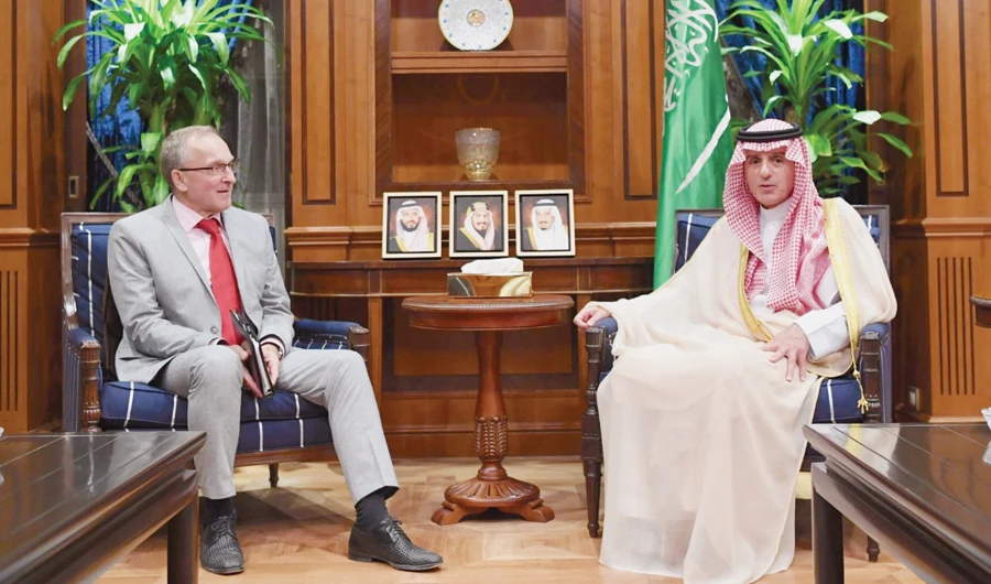 Minister of State for Foreign Affairs Adel Al-Jubeir meets German Ambassador to Saudi Arabia Jorg Ranau in Riyadh. (SPA)
