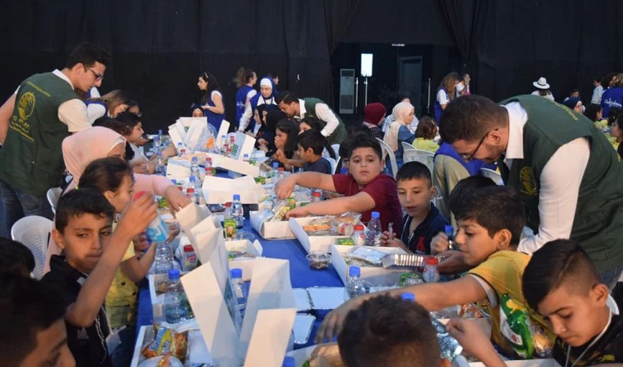 The Saudi charity hosted the meal in cooperation with Ajialouna organization. (SPA)
