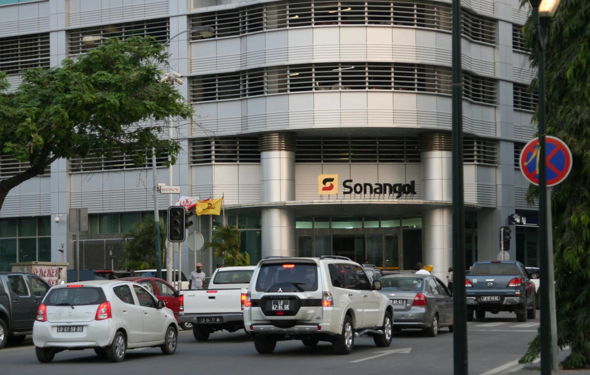 Cars are seen in front of the head office of Angola's state oil company Sonangol in the capital Luanda, Angola. June 7, 2016. (Reuters)