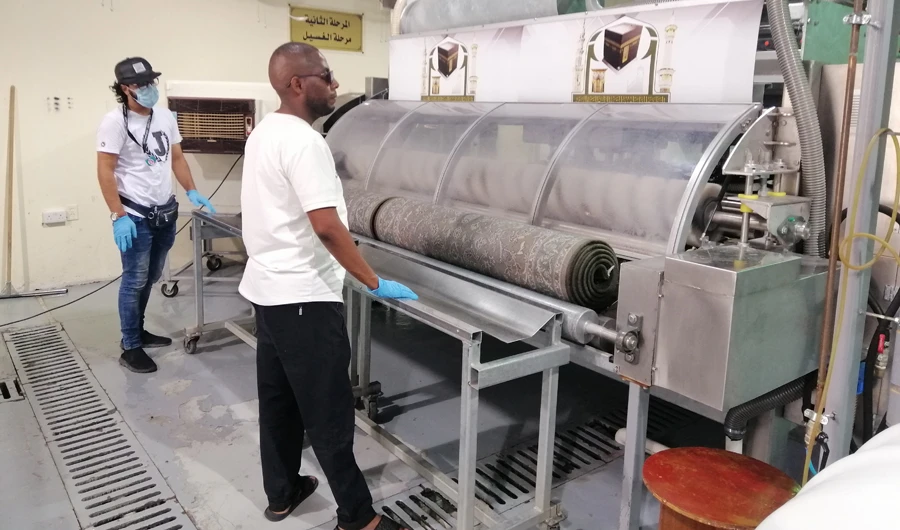 400 prayer rugs for Makkah’s Grand Mosque cleaned daily during Ramadan