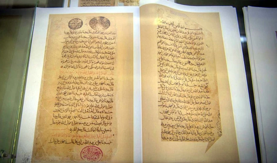 The library contains rare books dating back to the second Hijri century. (SPA)