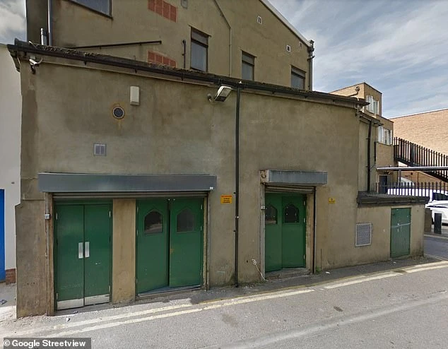 Man arrested for London mosque shooting