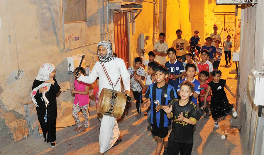 Musaharati’s job is to wake worshippers for their suhoor meal. (SPA)