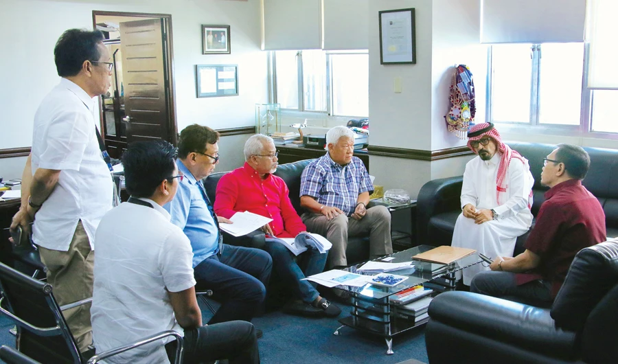 Saudi Ambassador to Manila Dr. Abdullah Al-Bussairy meets CAAP Director General Capt. Jim Sydiongco in Manila. (Photo/Supplied)