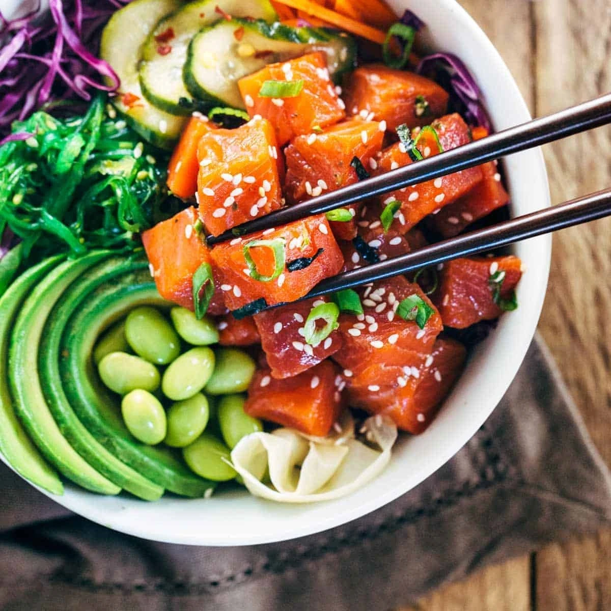 Ordering in with Lugmety: Poke Bowl & Bon Bon