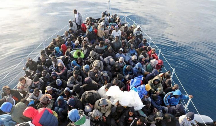 Tunisia stops rescued migrants from coming ashore