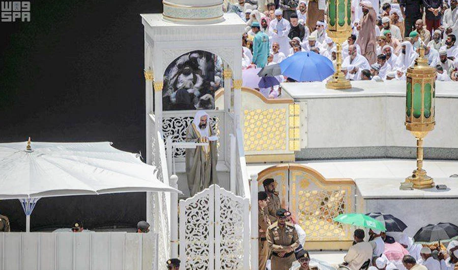 In their sermons, the imams called for vigorous prayer, piety, repentance, reading the Qur’an, helping the needy, and doing good even after Ramadan. (SPA)