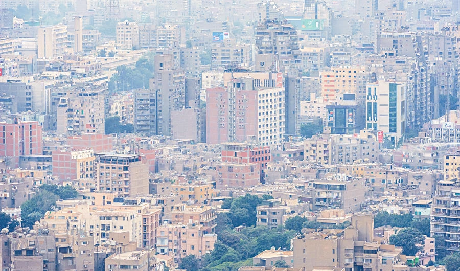 A view of Cairo with smoke and harmful emissions in the air. (Shutterstock)