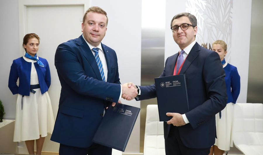 Roscongress Foundation Chairman of the Board and CEO Alexander Stuglev and Azerbaijan Export and Investment Promotion Foundation (AZPROMO) Acting President Yusif Abdullayev signed the cooperation agreement.