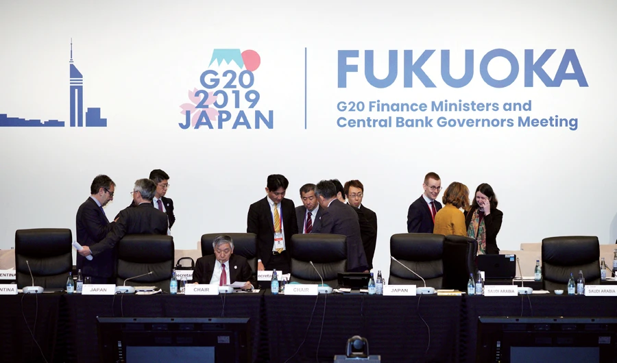 Growth to rebound, tips top Japan banker
