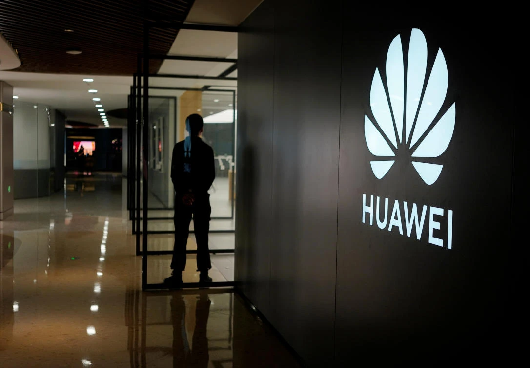 Goal to be world’s top phone maker some time off — Huawei executive