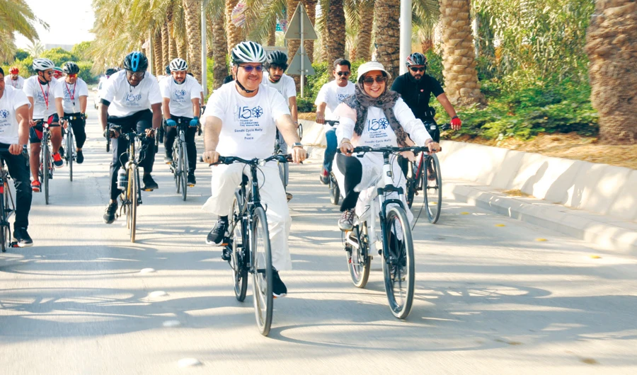 Indian Ambassador to Saudi Arabia Ausaf Sayeed with participants at the ‘Gandhi Cycle Rally for Peace’ in Riyadh. (Photo/Supplied)