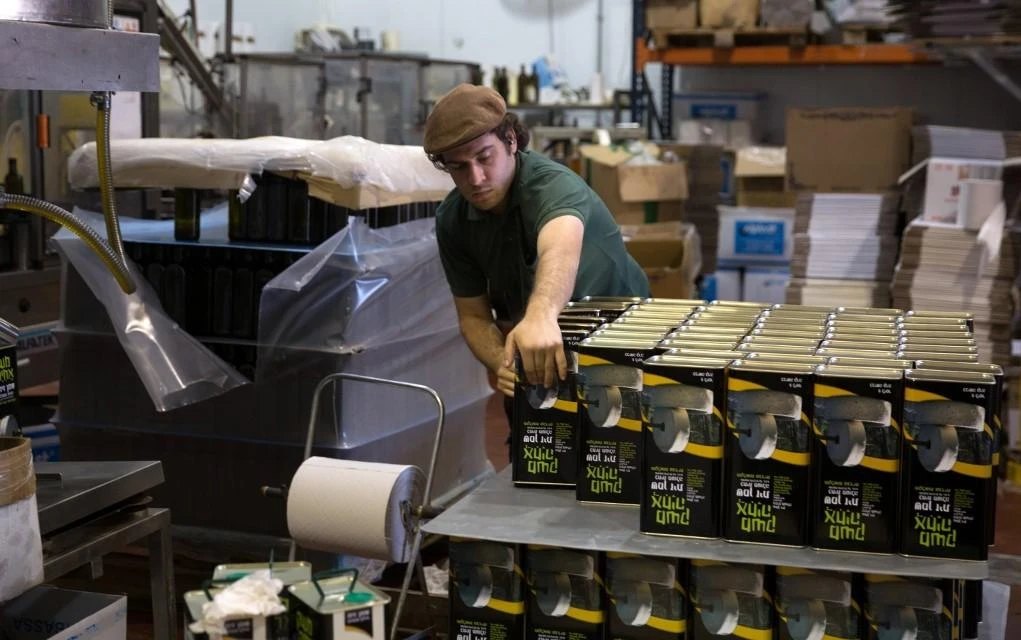 Israeli settlement goods should be labeled, court told