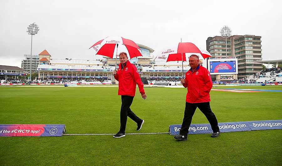Umpires Marais Erasmus and Paul Reiffel after inspecting the pitch. (Reuters)