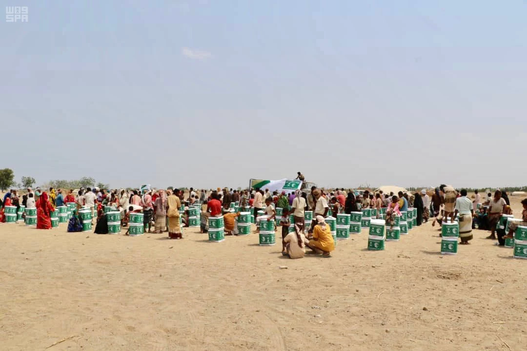 Residents of Socotra island in Yemen receive relief aid from KSRelief on June 13, 2019. (SPA)