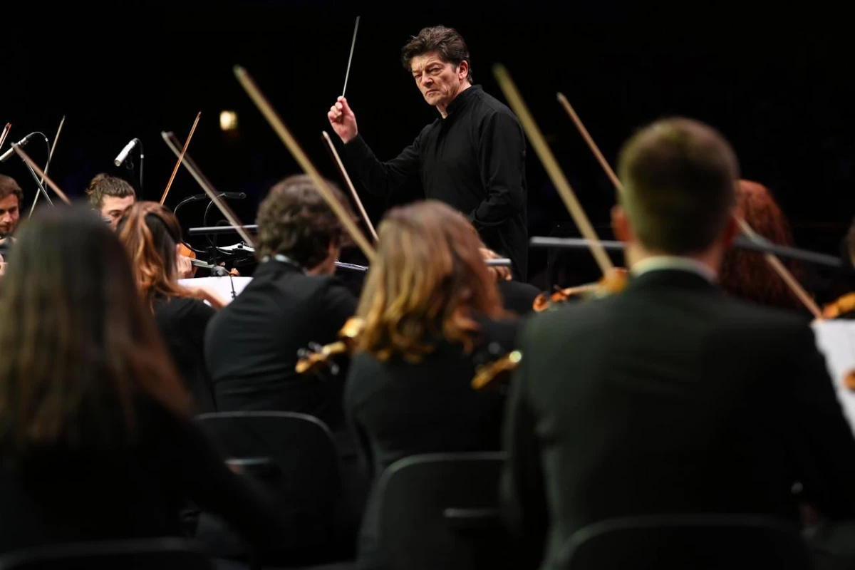 Chief Conductor Pietro Mianiti leads the Orchestra of the Teatro Alla Scala Academy in "An Italian Opera Journey." (Supplied)