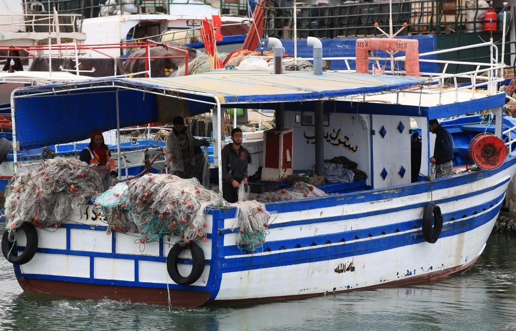 Tunisia fishermen turn life-savers in the Med