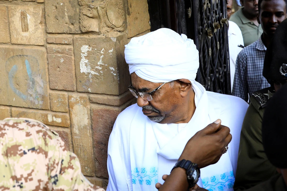 Sudan's ex-president Omar al-Bashir leaves the office of the anti-corruption prosecutor in Khartoum, Sudan, June 16, 2019. (Reuters)