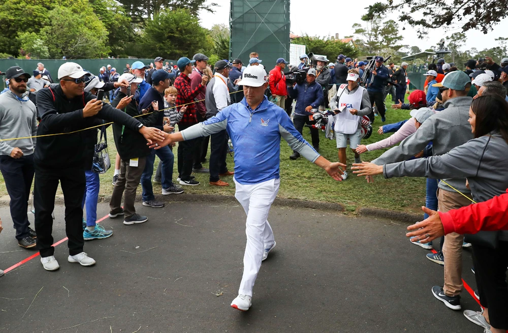 Woodland clings to one-shot lead over Rose going into final round