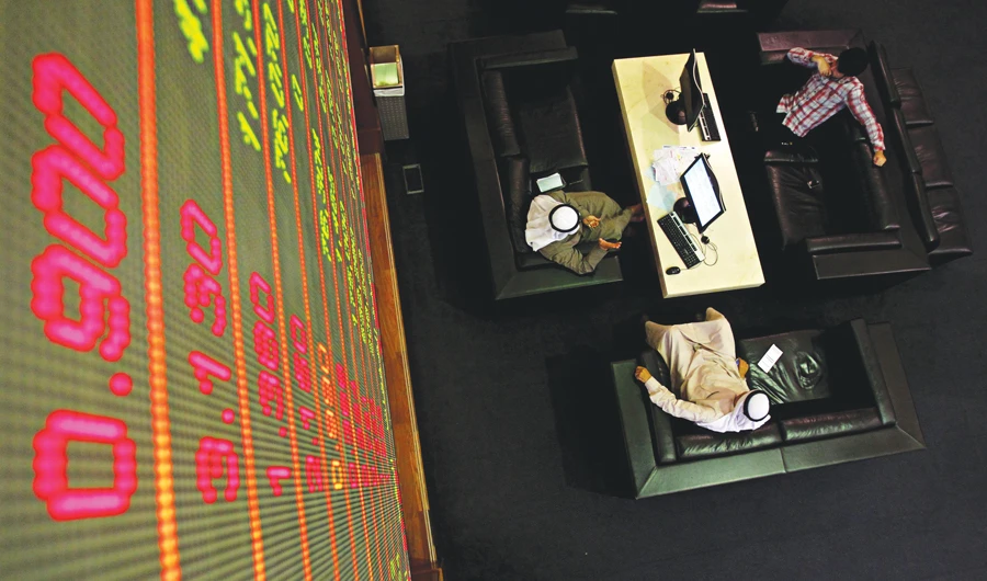 Gulf stocks extend losses on tanker attacks
