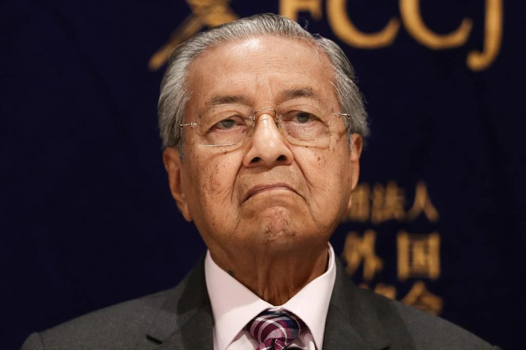 Malaysia’s Mahathir says Russia being made a scapegoat for downing of MH17
