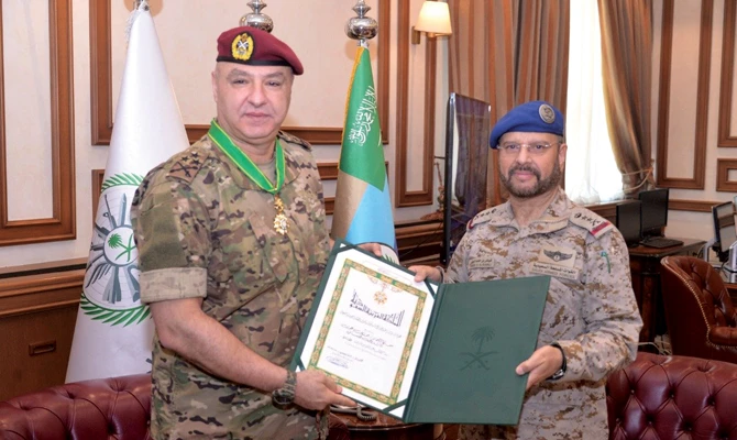 Gen. Fayyad Al-Ruwaili, military chief of staff of Saudi Arabia, meets Gen. Joseph Aoun, the commander of the Lebanese army, in Riyadh. (SPA)