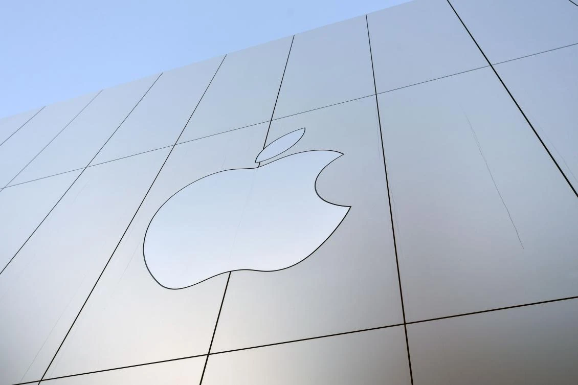 Apple recalls Macbook Pros over battery fire risk