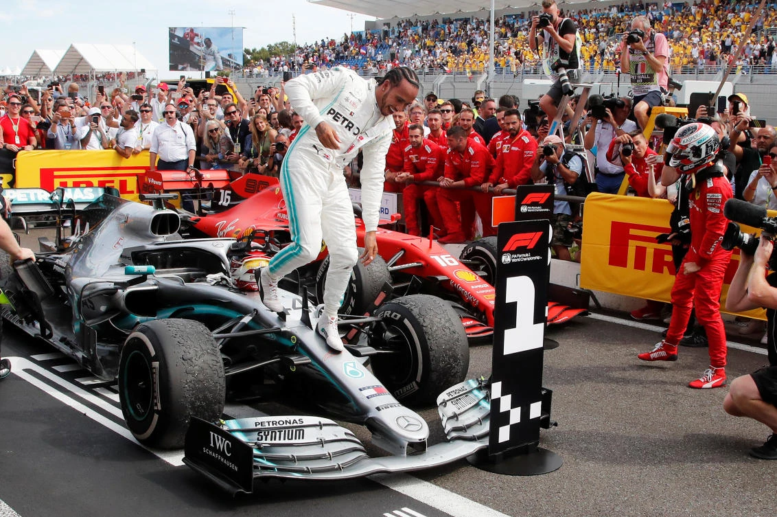 Lewis Hamilton wins French Grand Prix to extend Mercedes’ unbeaten run to 10